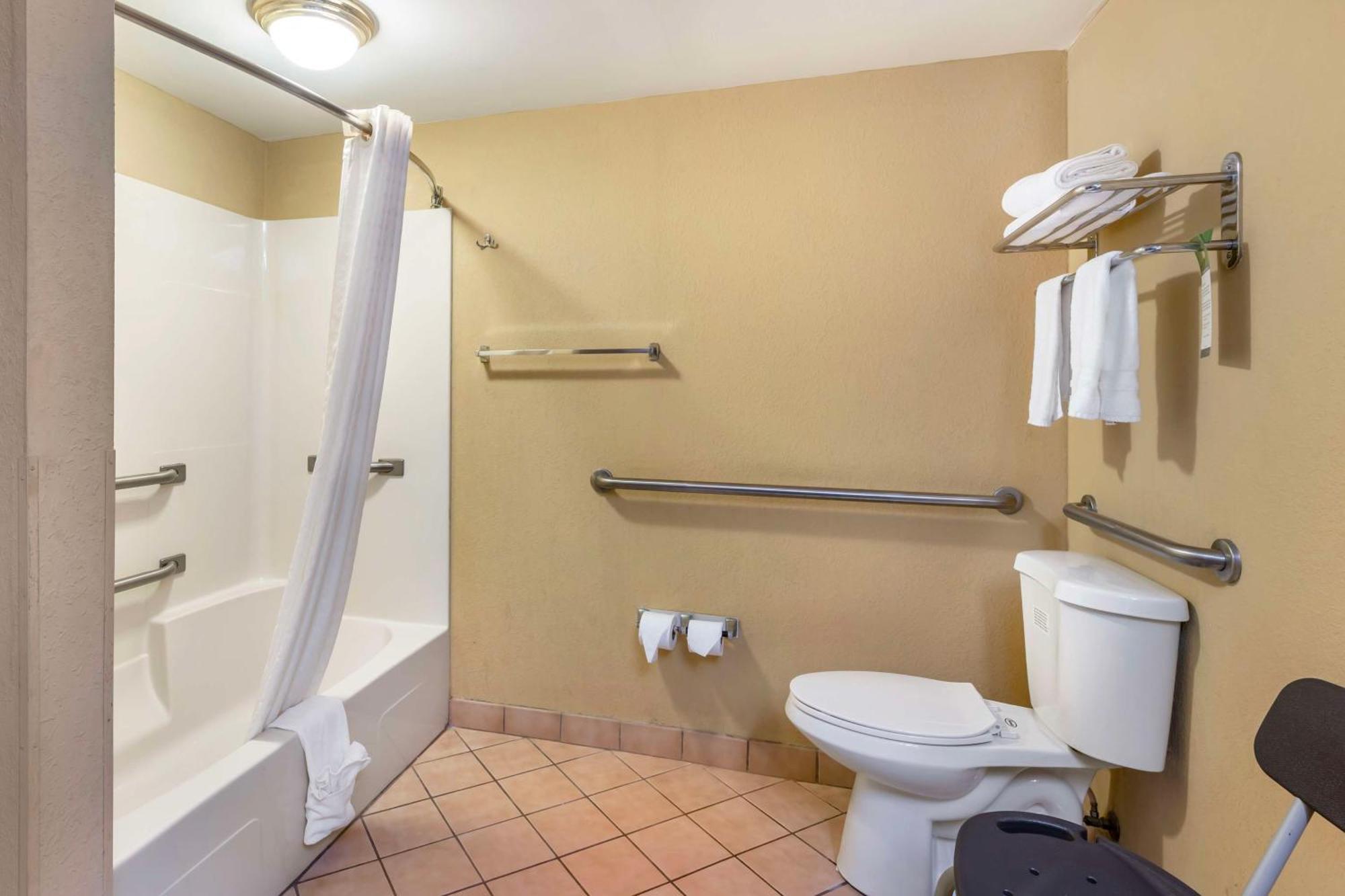 Western Bradford Hotel 3*