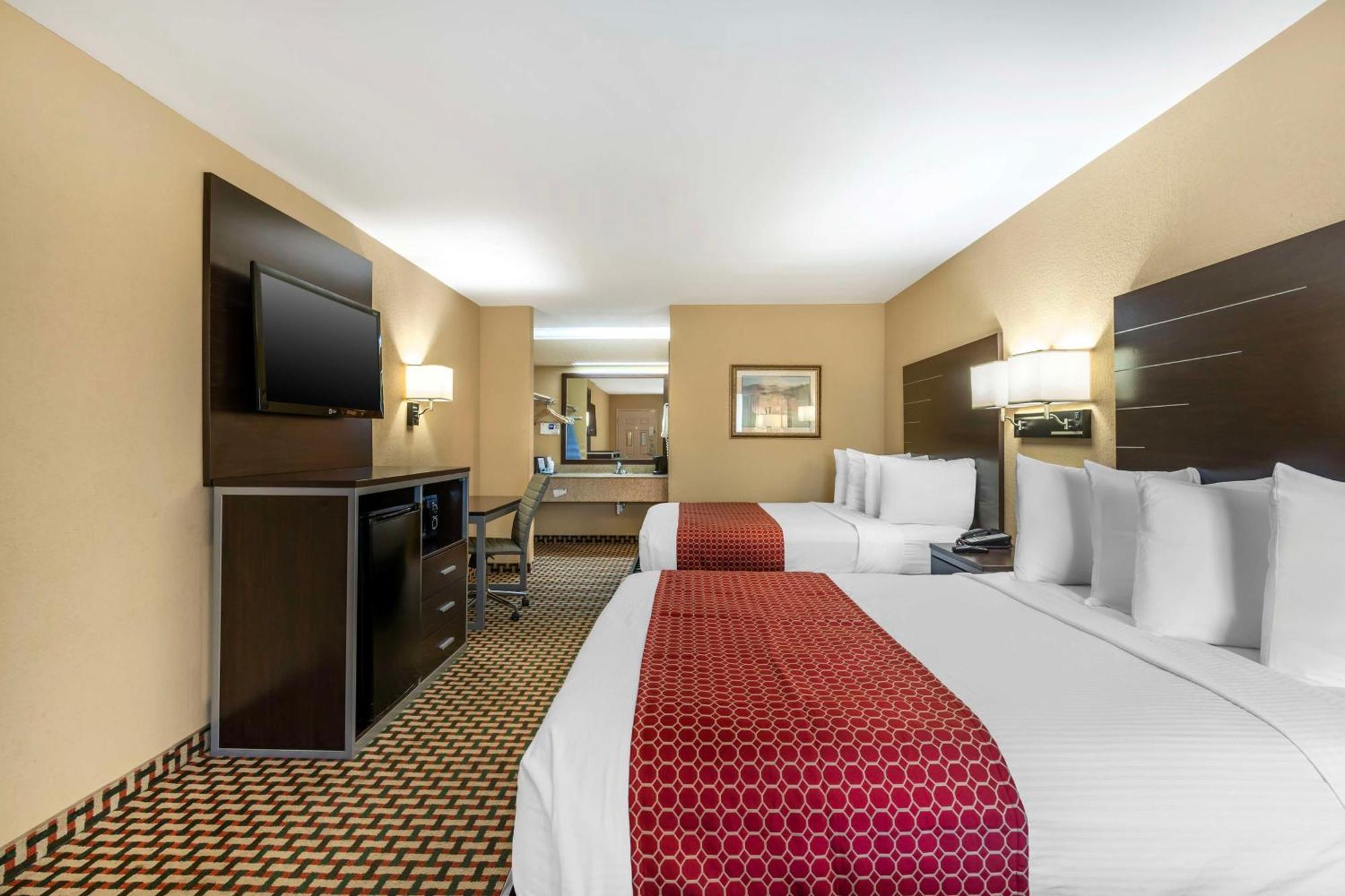 Western Bradford Hotel 3*